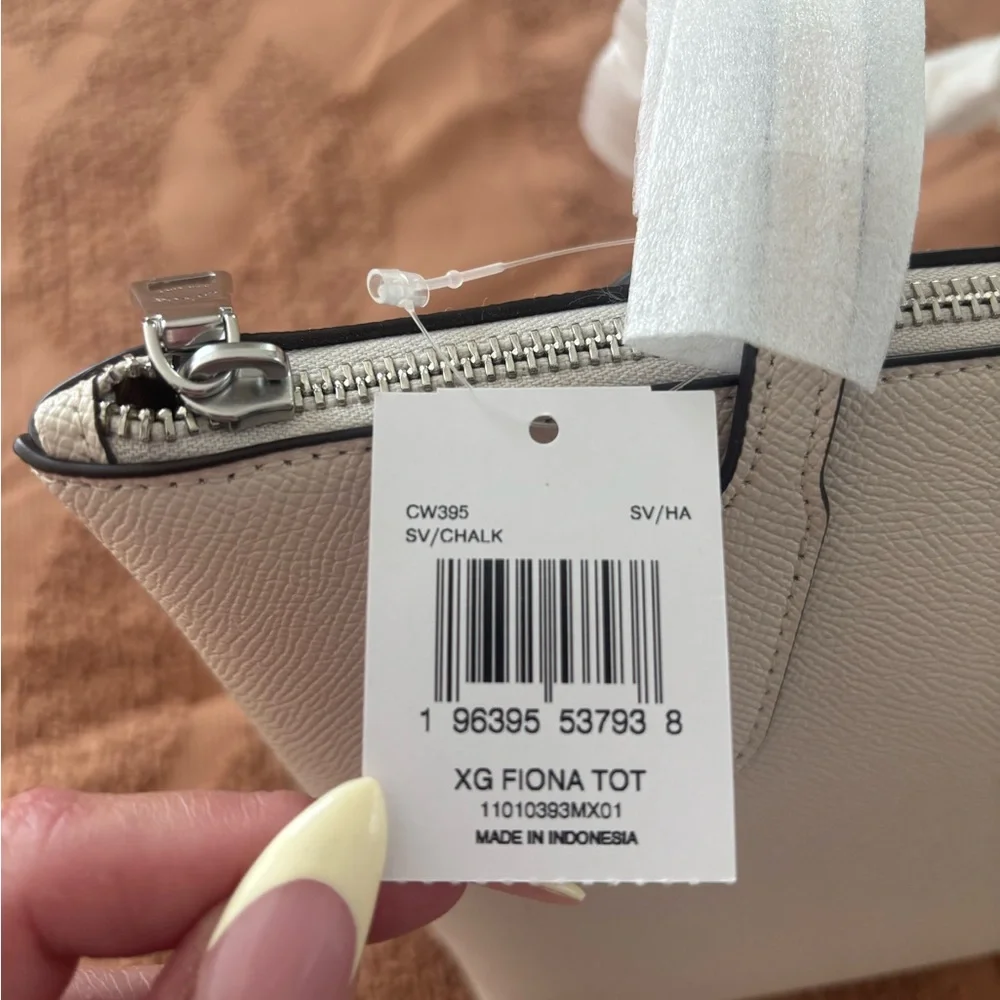 NWT Coach Chalk Pebbled Leather Tote - Picture 5 of 5